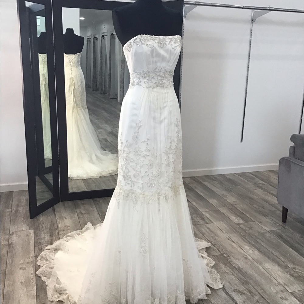 Sophia Tolli Size 4 Strapless Lace Mermaid Wedding Dress